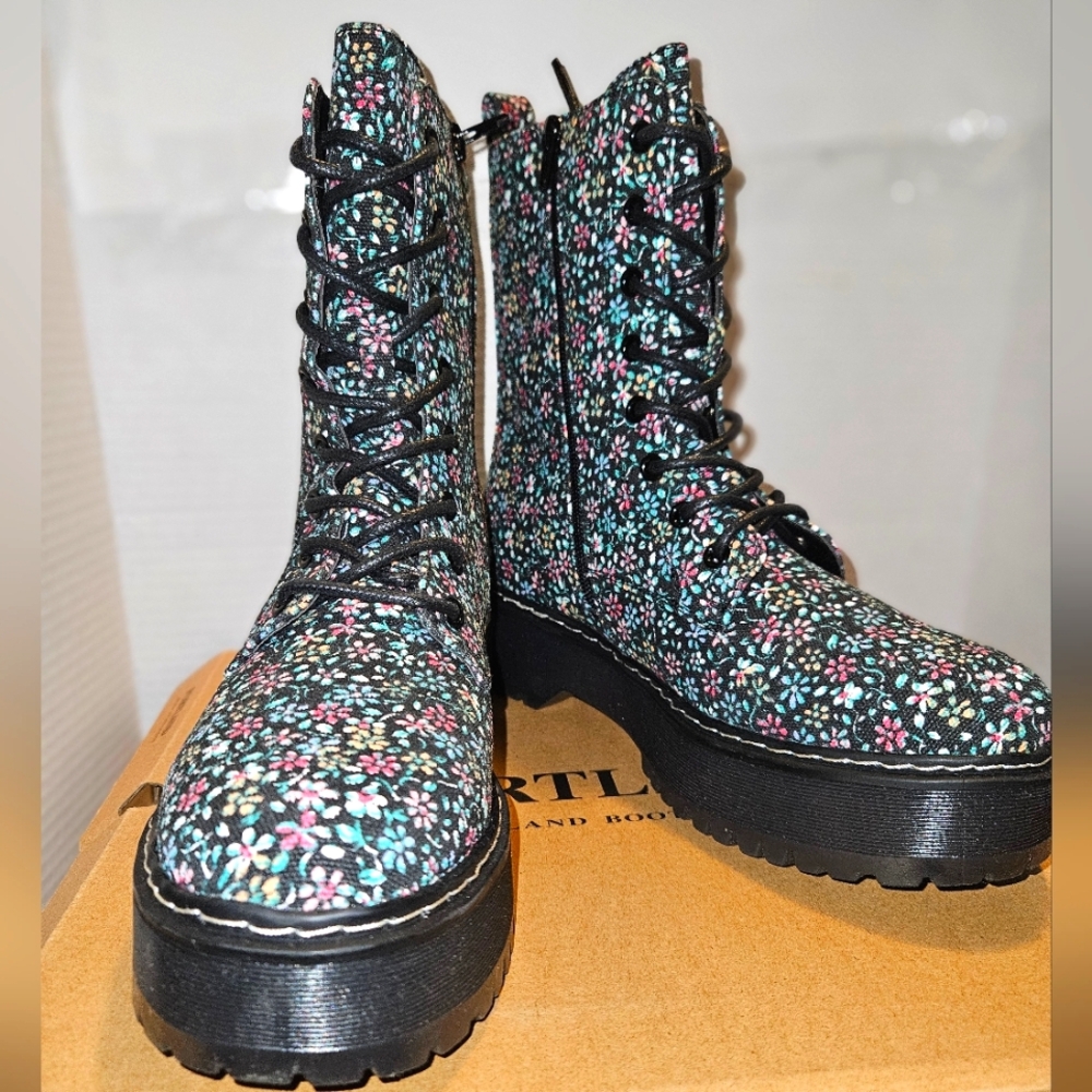 Portland Boot Company Floral Combat Boots - Size 10M - NIB